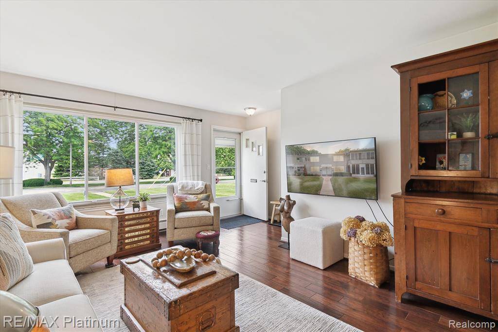 Brighton, MI 48116 8352,5959 Alan Drive
