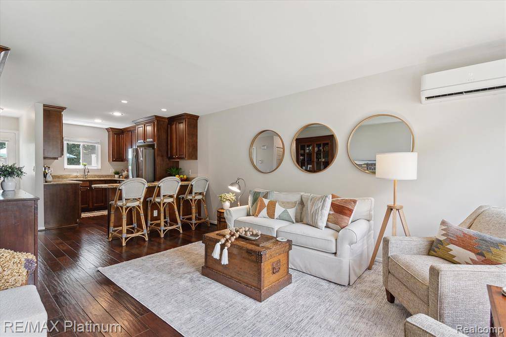 Brighton, MI 48116 8352,5959 Alan Drive