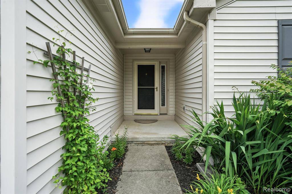 Holly, MI 48442 1903,3353 Herrington Drive