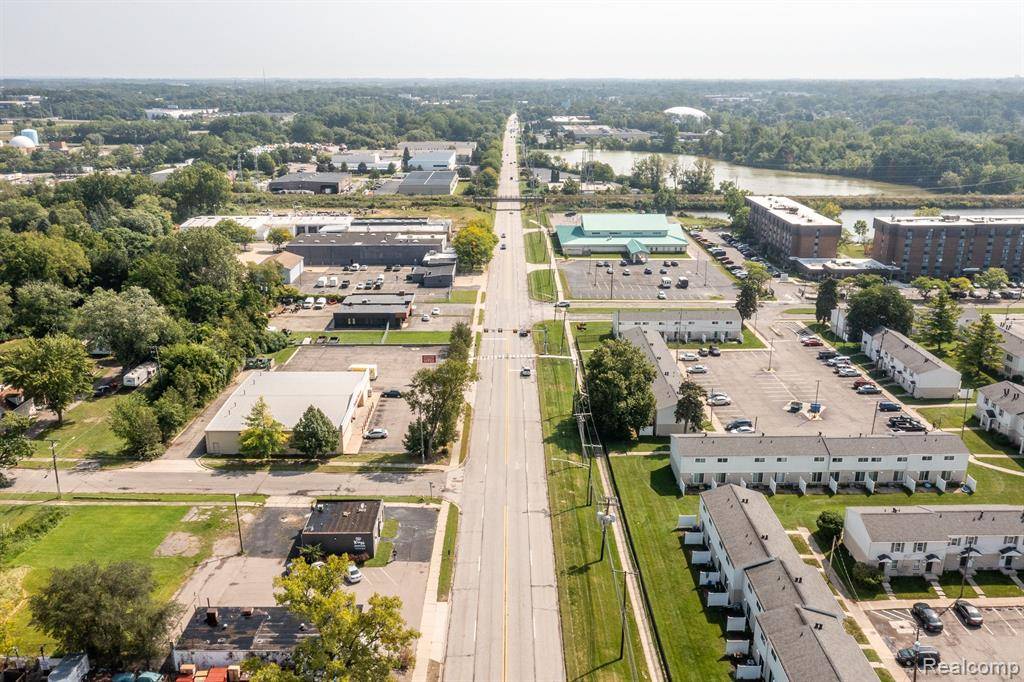 Pontiac, MI 48342 3306,737 AUBURN Avenue