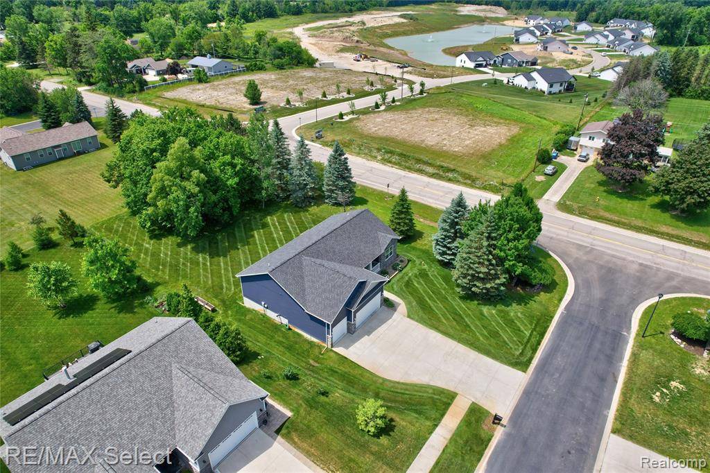 Fenton, MI 48451 8440,13006 Lia Court