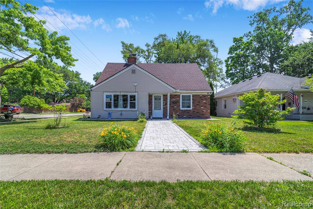 3901 Westpoint Street, Dearborn Heights, MI 48125 2124