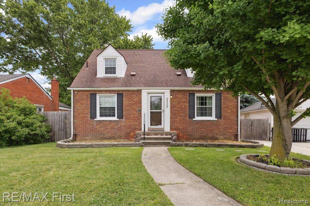 24360 Grove Avenue, Eastpointe, MI 48021 1064