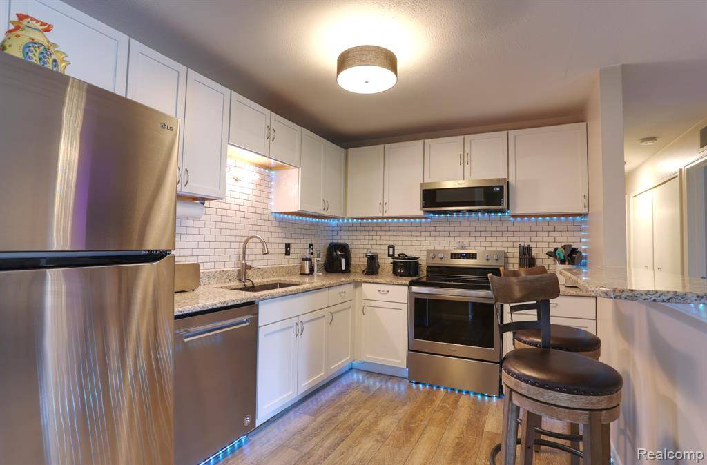Sterling Heights, MI 48313 2387,15127 Seagull Drive