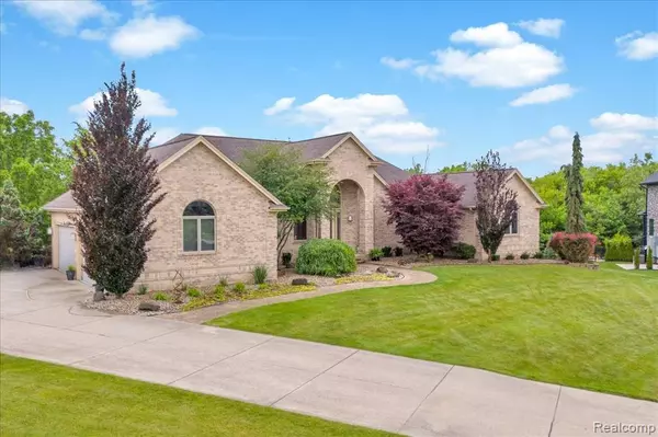 Grand Blanc, MI 48439 8677,550 Kings Fairway Court