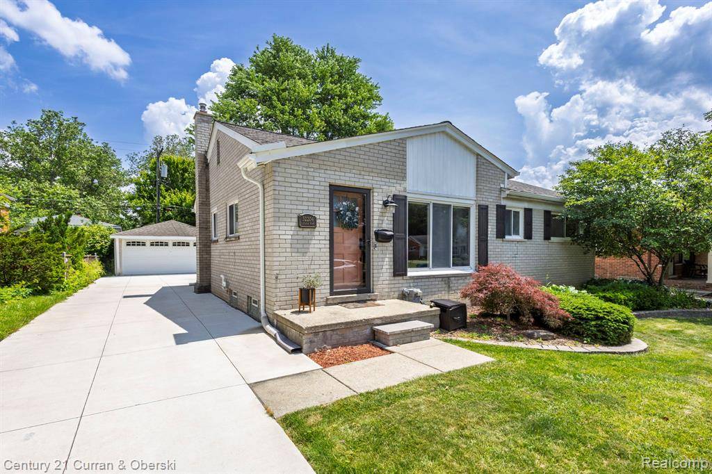 Farmington, MI 48336 2429,32204 Leelane