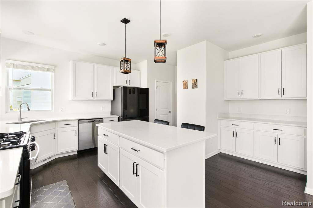 Saline, MI 48176 1818,2727 Wheatfield Way