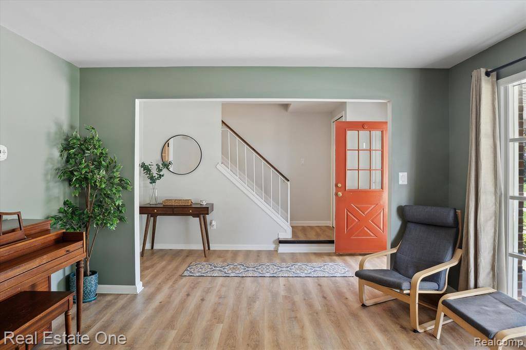 Canton, MI 48187 1713,8409 Sandpiper Street