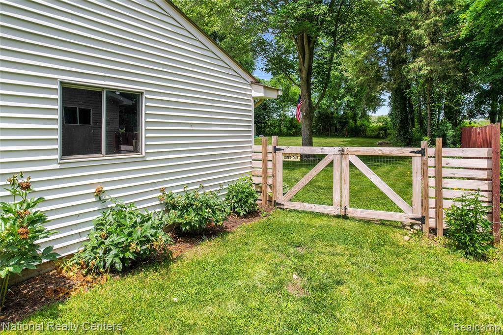 South Lyon, MI 48178 8974,61900 Richfield Street
