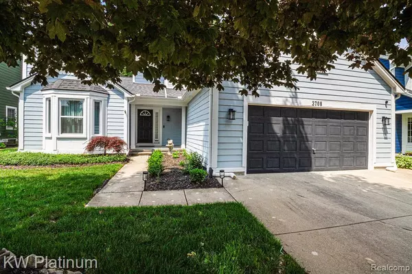 Auburn Hills, MI 48326 3894,3708 Eaton Gate Lane