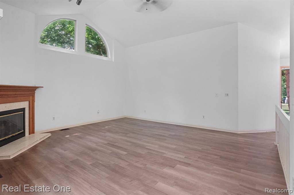 Troy, MI 48085 1015,6770 John R Road