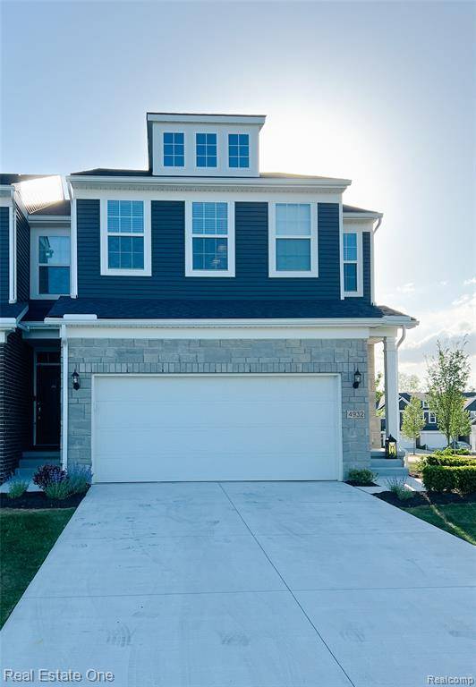 Lake Orion, MI 48359 2082,4932 Glenora Drive