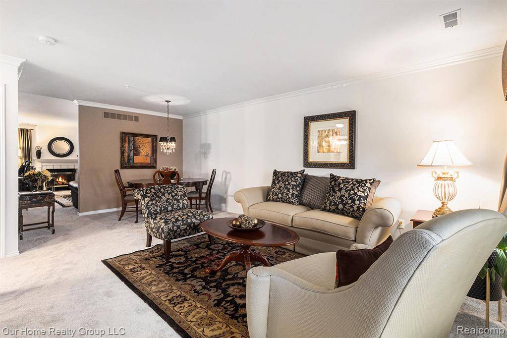 Auburn Hills, MI 48326 3053,3994 Forester Boulevard