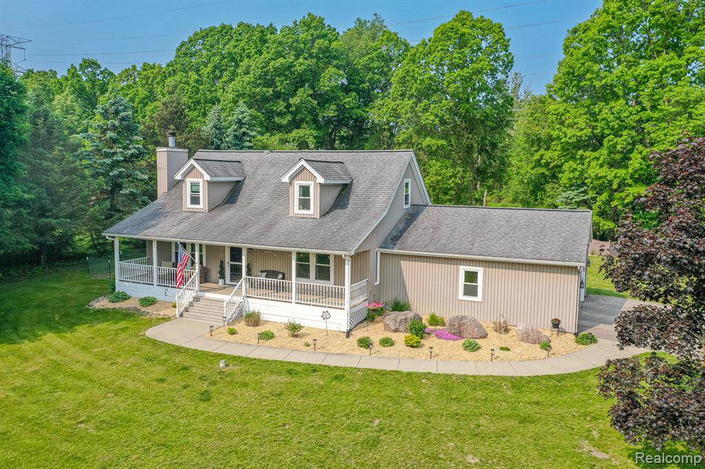 1020 Meadow Lake Lane, Ortonville, MI 48462