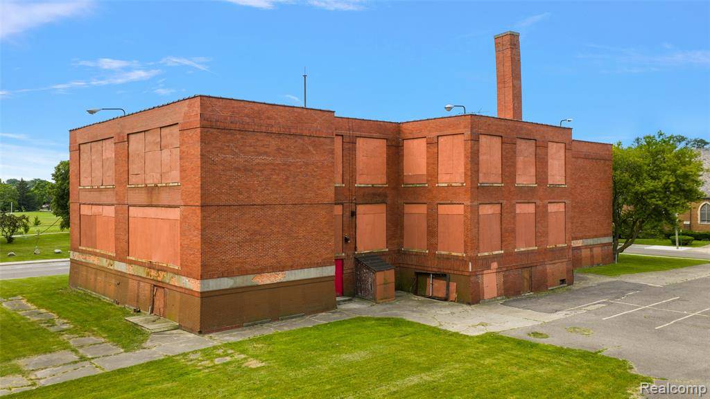 Detroit, MI 48214 1215,8411 E Forest Avenue