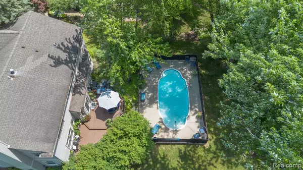 7320 Willow Oak Drive, West Bloomfield, MI 48324 3083