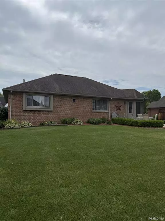 New Baltimore, MI 48047 5522,35851 Ireneus Drive