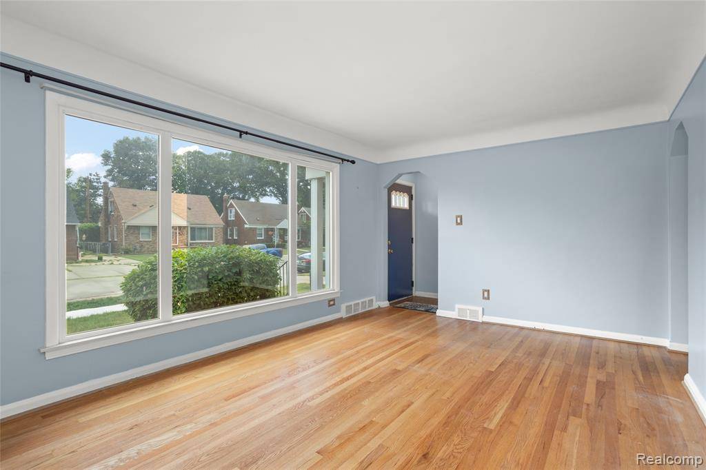 Allen Park, MI 48101 2410,6553 Norwood Avenue