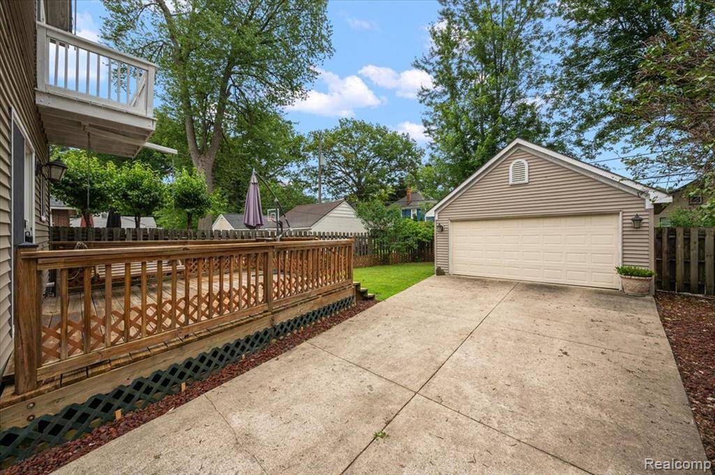 Ferndale, MI 48220 2527,366 Marshall Street