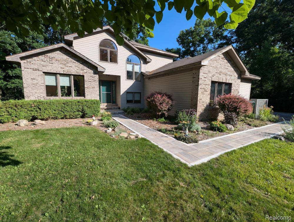 950 Powell Lake Court, Oxford, MI 48371 4864