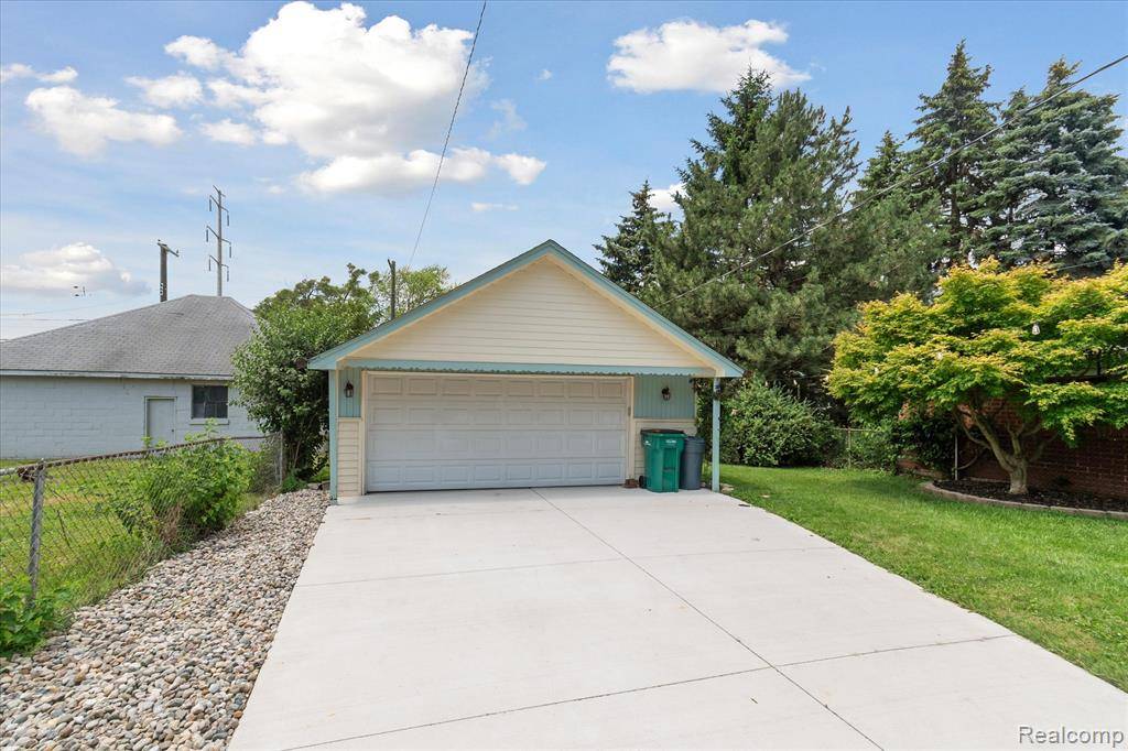 Wyandotte, MI 48192 7218,1766 Cora Street
