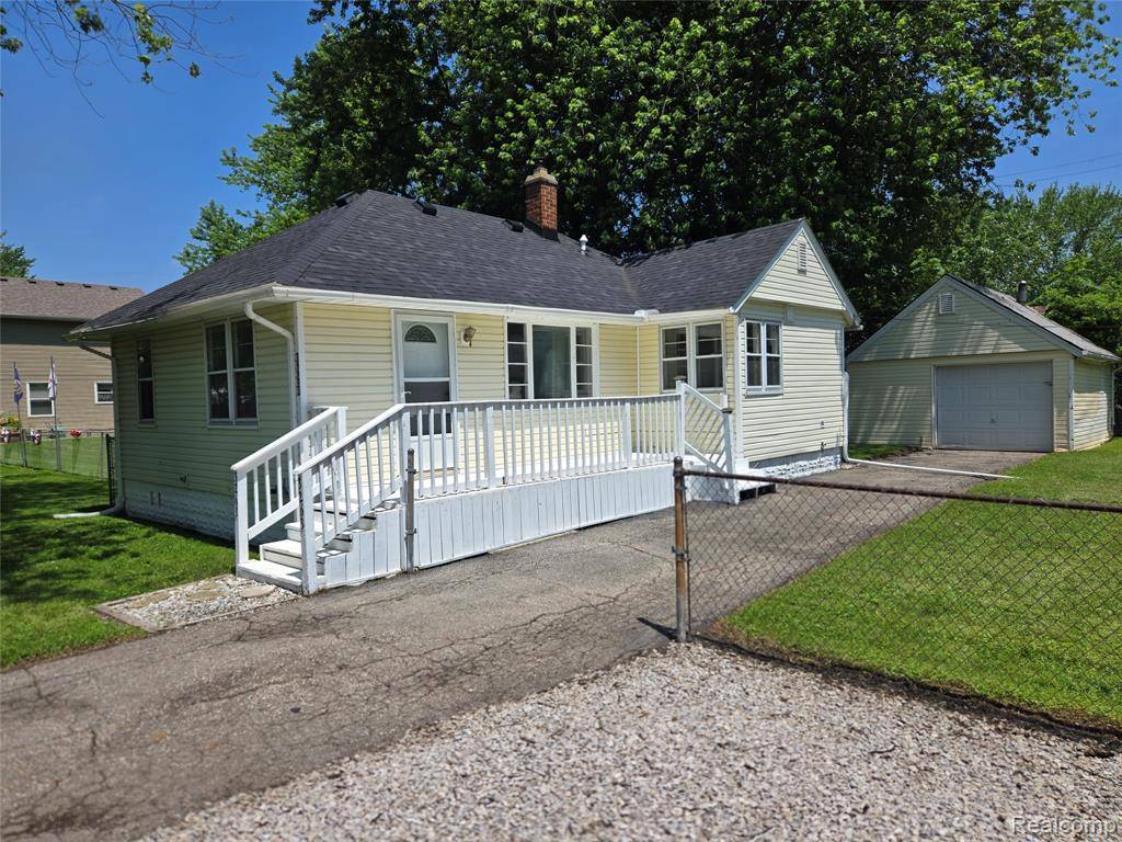 Monroe, MI 48162 4467,3263 Beechwood Street