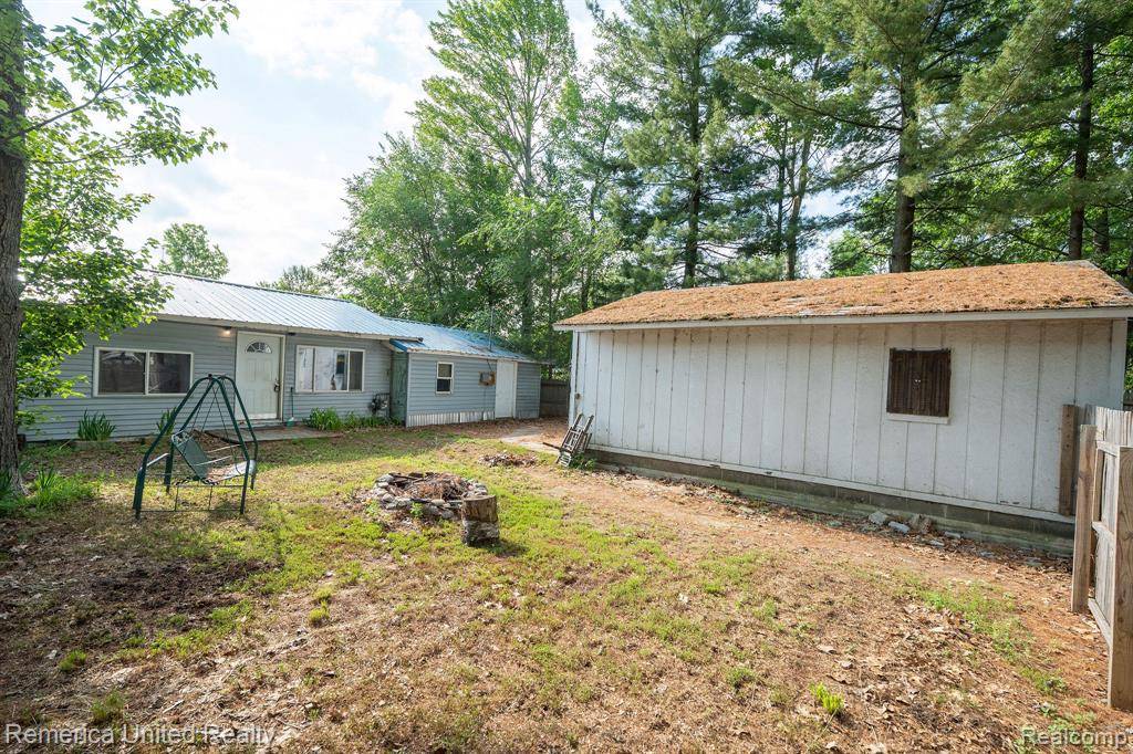 106 Devonshire Drive, Prudenville, MI 48651 9739