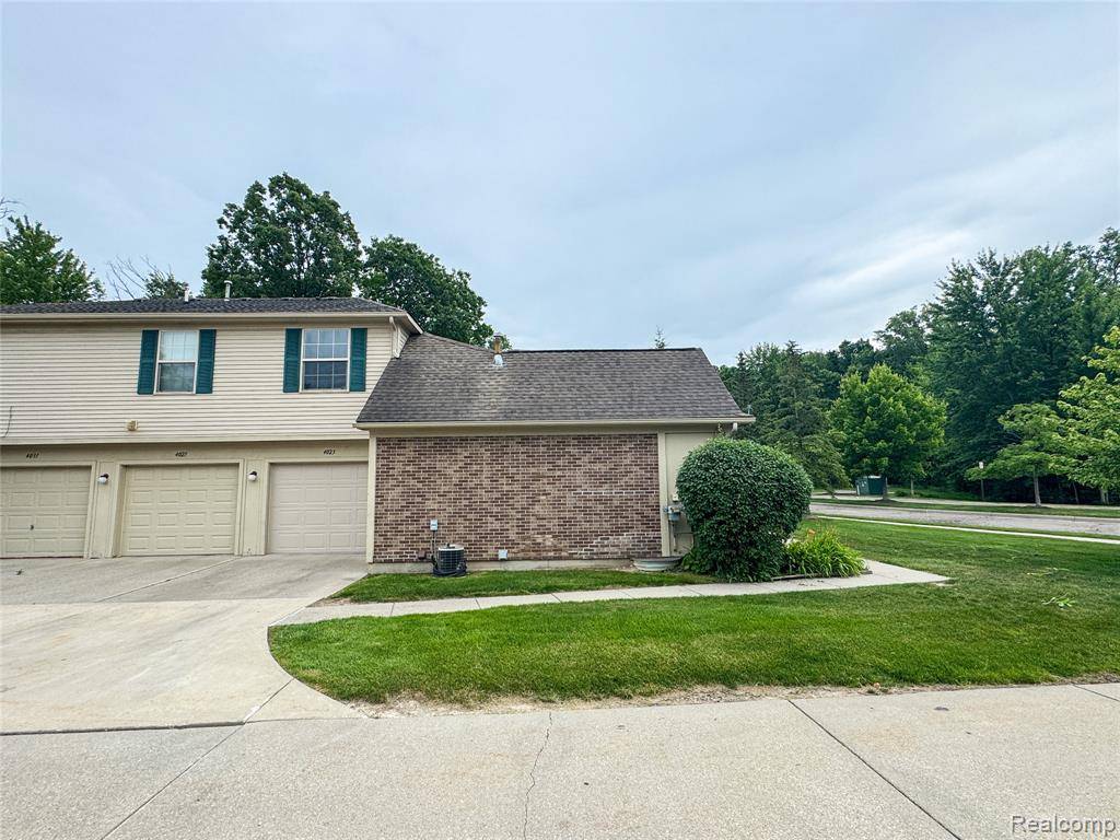Holly, MI 48442 9529,4023 Stonebridge