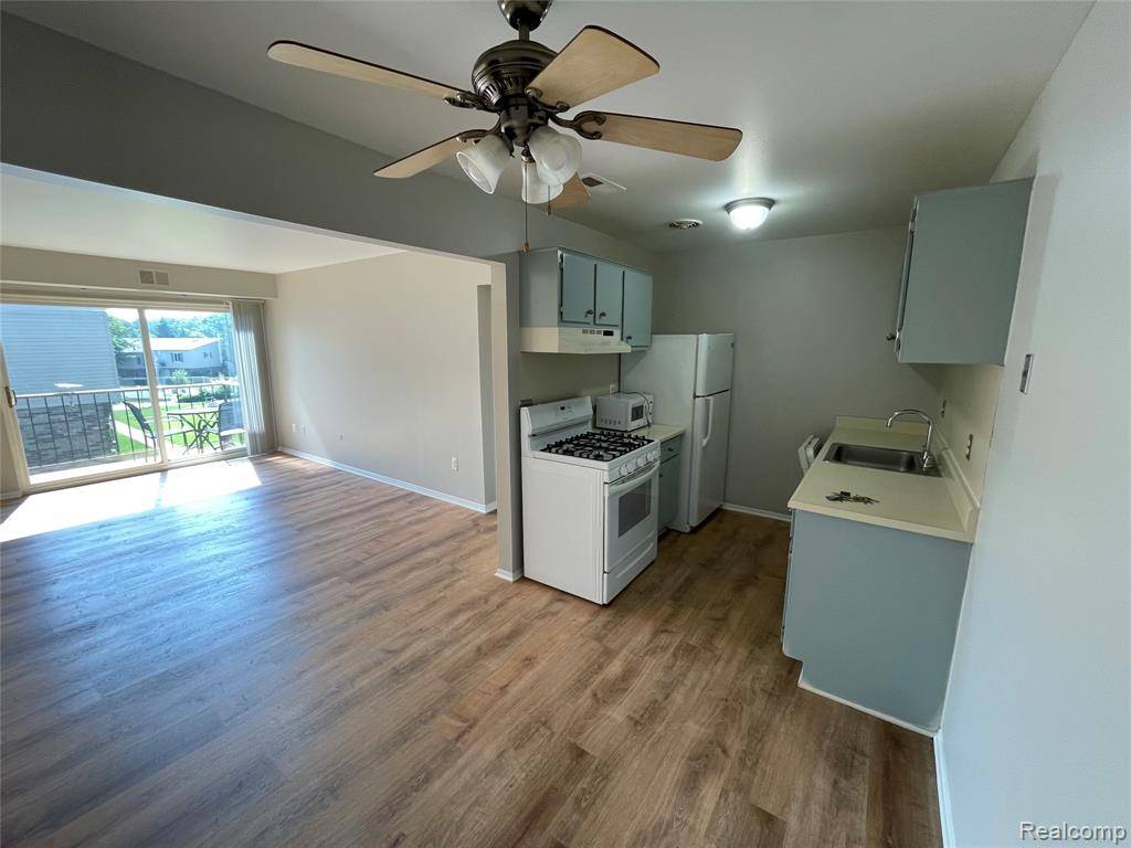 Clinton Township, MI 48038 6617,38290 Fairway Court