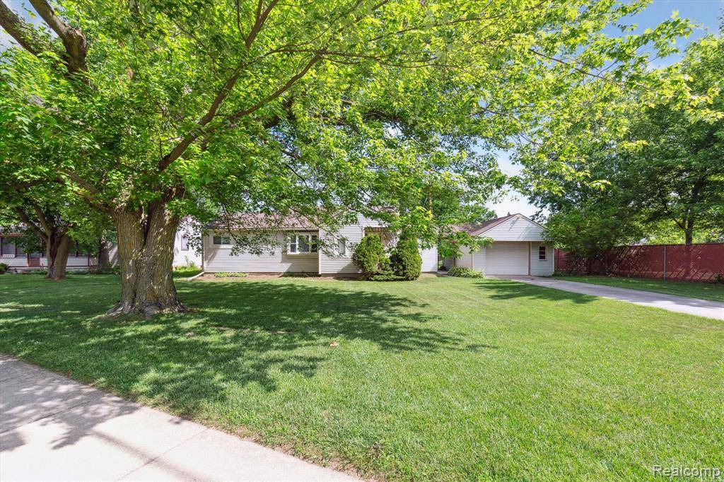 Farmington Hills, MI 48336 4339,30446 Shiawassee Road