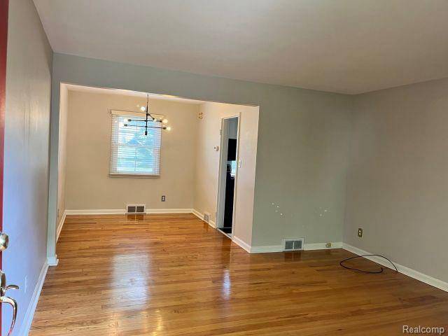 Birmingham, MI 48009 5846,1712 Graefield Road