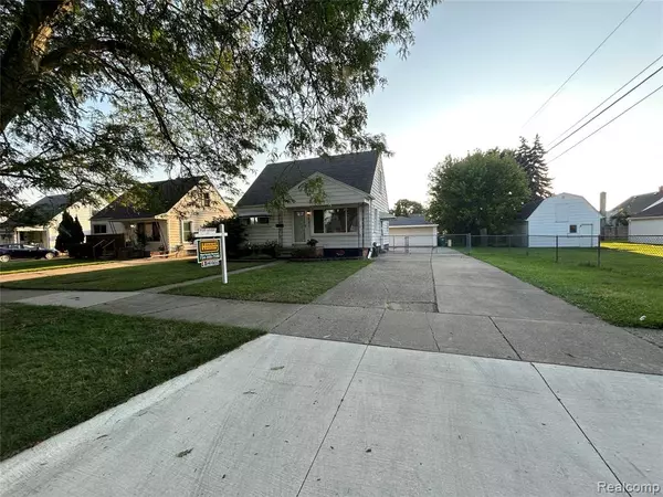 Garden City, MI 48135 2249,7097 Deering Street