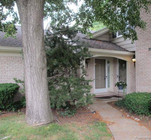 2667 WILLIAMSBURG Circle, Auburn Hills, MI 48326 3546