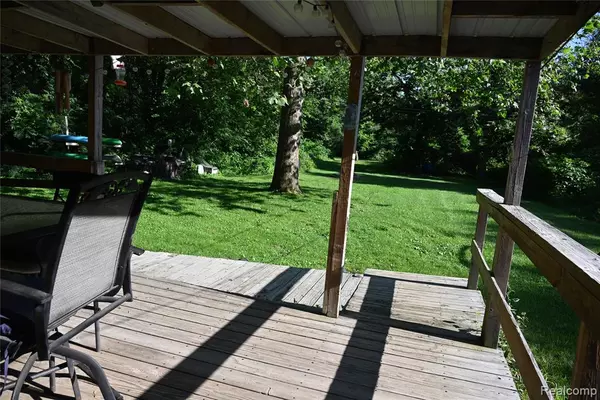 Belleville, MI 48111 8768,45225 Bemis Road