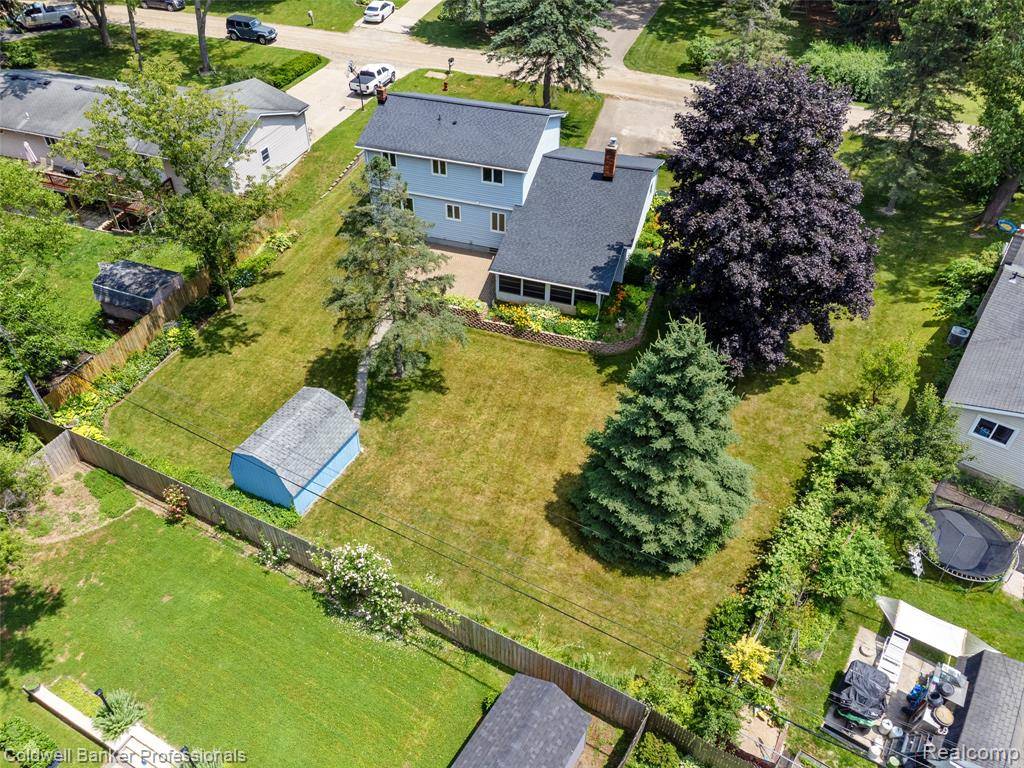 Clarkston, MI 48346 2138,6635 EASTLAWN Avenue