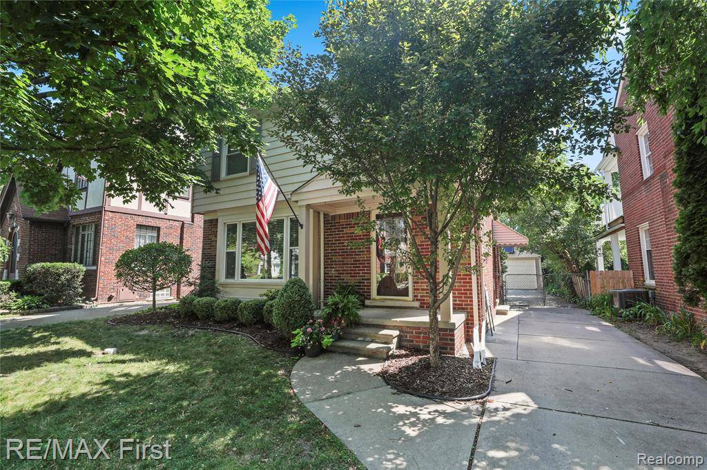 Grosse Pointe Farms, MI 48230 1202,324 Fisher Road