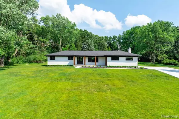 Troy, MI 48098 2137,6284 Malvern Drive