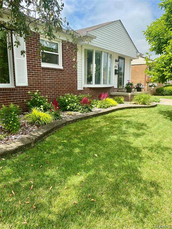 Lincoln Park, MI 48146 4600,869 Pagel Avenue