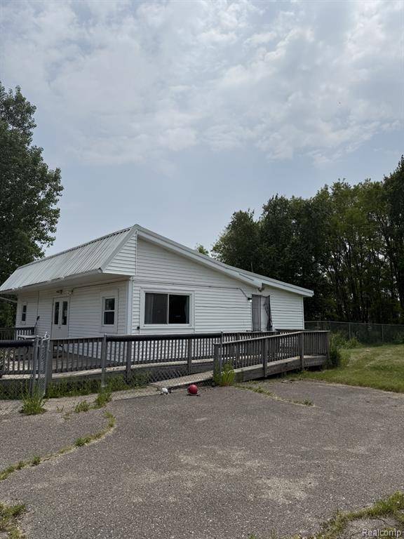 2231 S Van Dyke Road, Marlette, MI 48453 9705