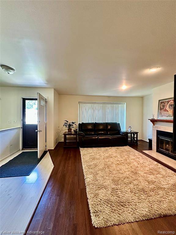 Farmington Hills, MI 48336 1829,31441 Orchard Brook Court