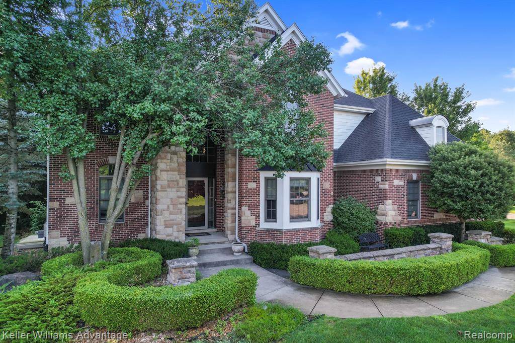 47232 MERION Circle, Northville, MI 48168 9644