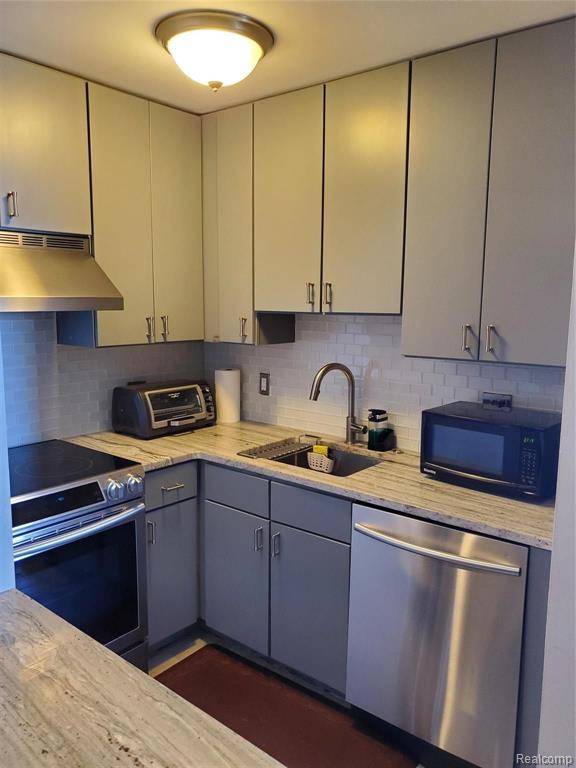 Detroit, MI 48073 4033,15 E Kirby, Unit 1230 Street