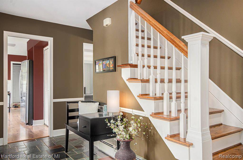 Farmington Hills, MI 48334 4734,30176 Pipers Lane Court