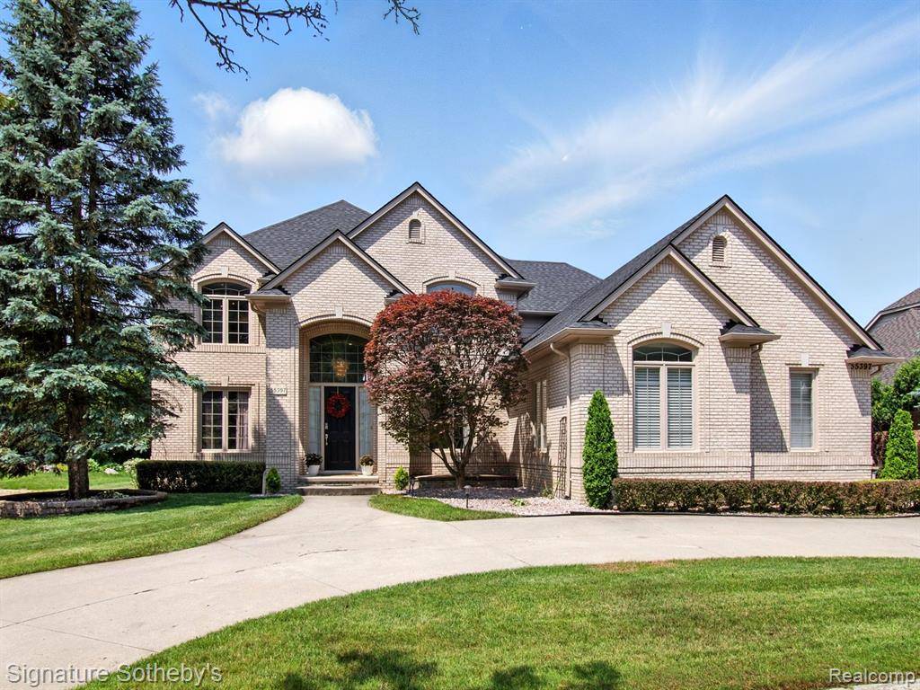 Shelby Twp, MI 48316 5348,55397 Apple Lane