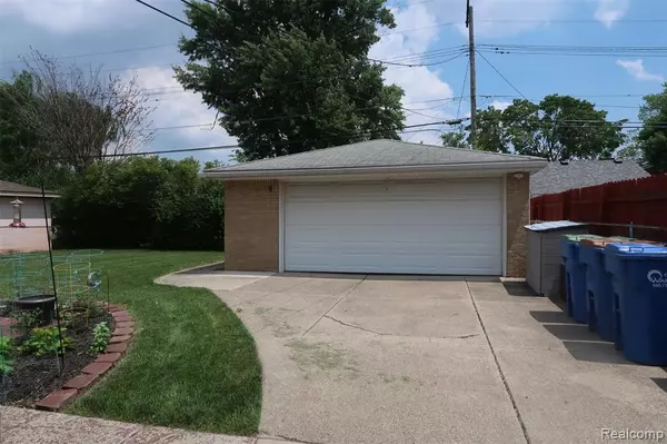 Warren, MI 48093 2648,28242 Aline Drive