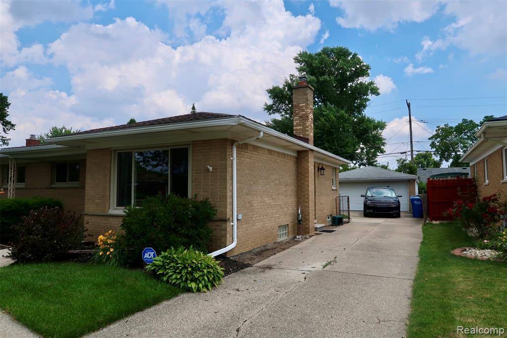 Warren, MI 48093 2648,28242 Aline Drive