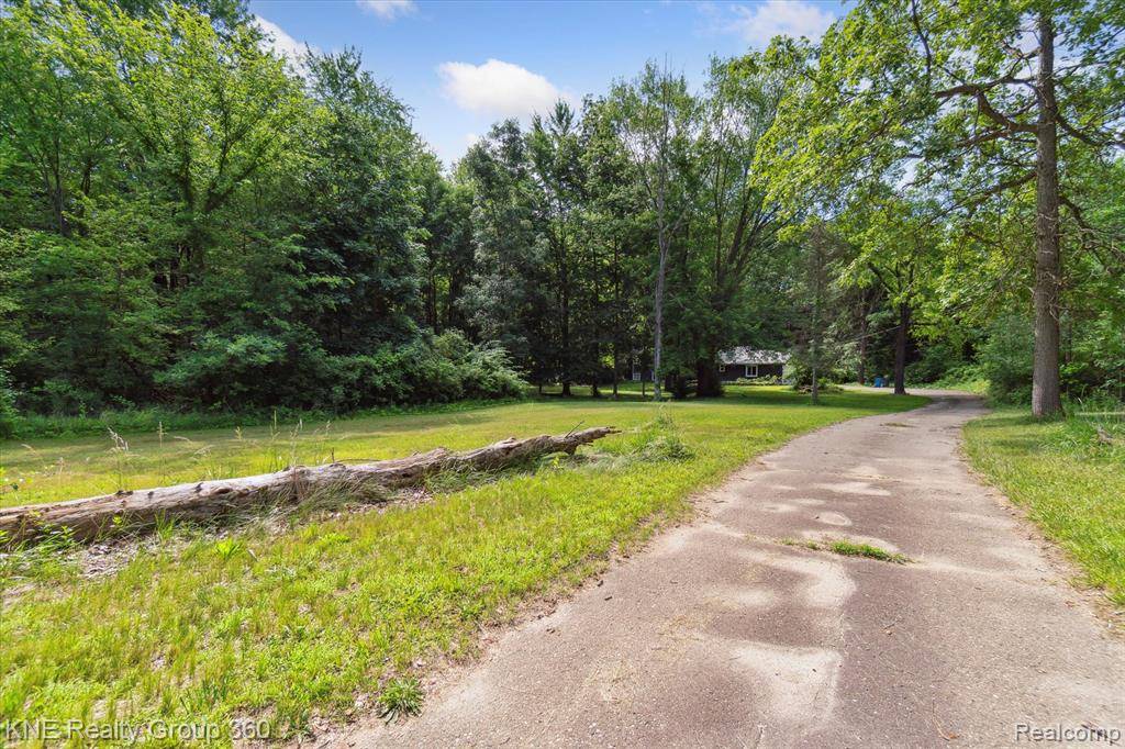 Howell, MI 48843 8024,5022 Golf Club Road