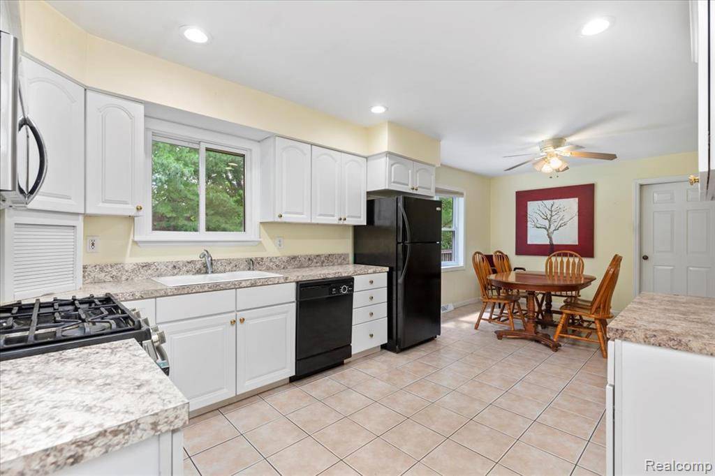 Ortonville, MI 48462 9606,5848 Honert Road