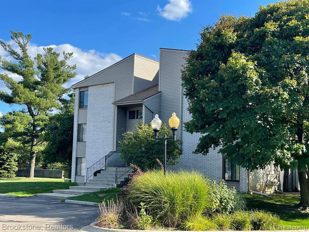 31993 W 12 MILE Road, Farmington Hills, MI 48334 3637