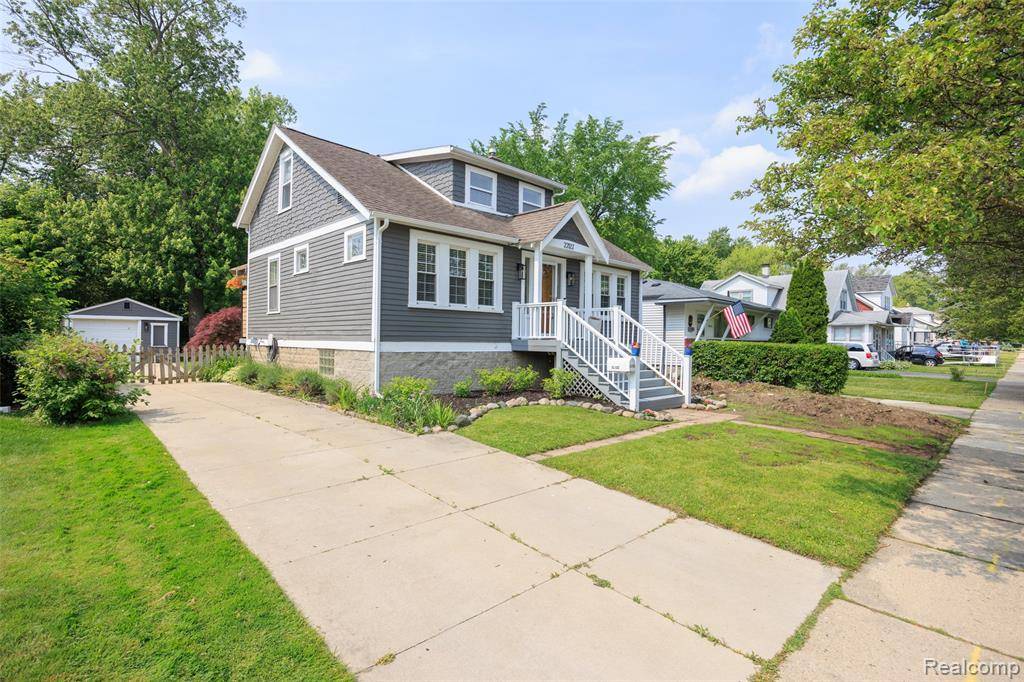 Saint Clair Shores, MI 48080 3925,22122 Fresard Street